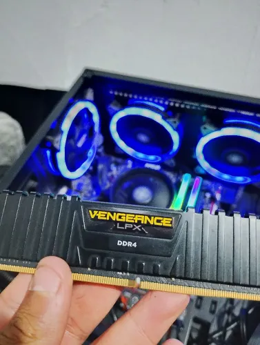 Memória RAM Corsair Vengeance LPX 16GB DDR4