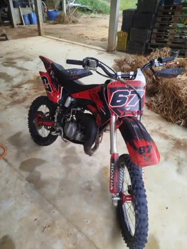 HONDA CR 85R 