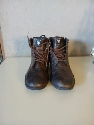 Bota cavalera coturno masculina marrom