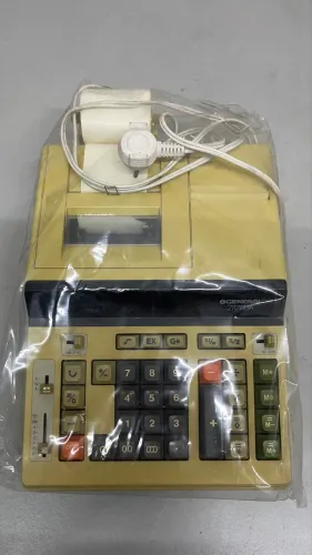 Calculadora de Mesa 21CM X 30CM GENERAL 2117PDA