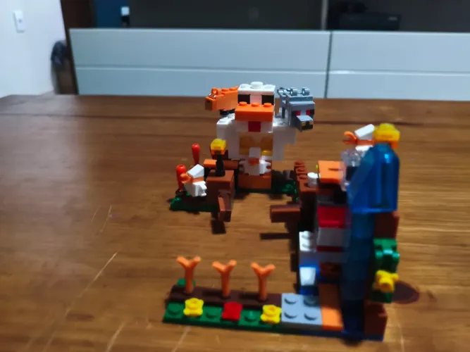 Lego Minecraft com 4 personagens 