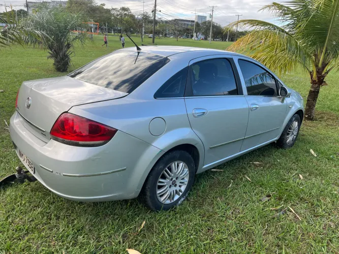 Fiat Linea LX 1.9/ 1.8 Flex 16V 4P 2011