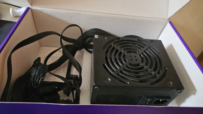 Fonte Corsair CV550 Usada em ótimo estado, nunca aberta