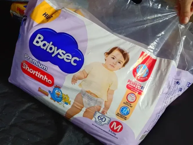 Fralda descartável babysec Premium shortinho, M de 5 a 9,5 kg