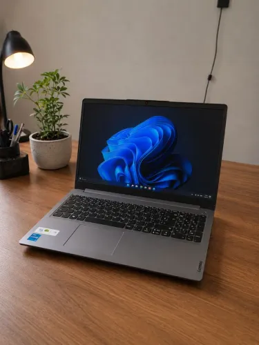 Notebook Lenovo i3 12ª Geração, 4GB RAM, SSD 256GB - Praticamente Novo