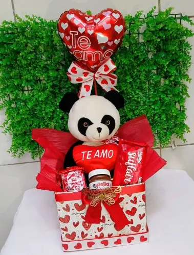Cesta de Chocolates e Nutella Urso Panda Apaixonado.