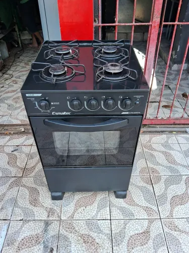 Vende -se fogao esmaltec 4 bocas