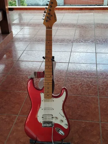 Guitarra MICHAEL