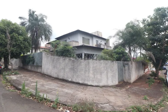 Sobrado para alugar no Jardim Brasília, região leste de Londrina