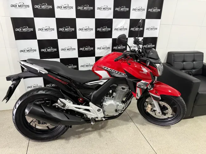Vendo Twister 250 2021 emplacada conservada!