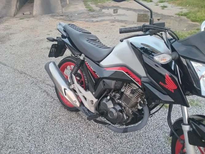 Honda cg titan série 40 anos