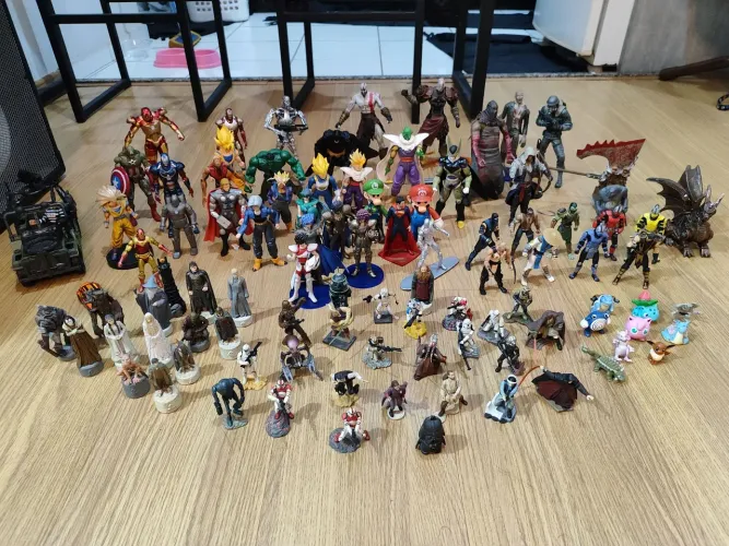 Coleção Action Figures 97 peças