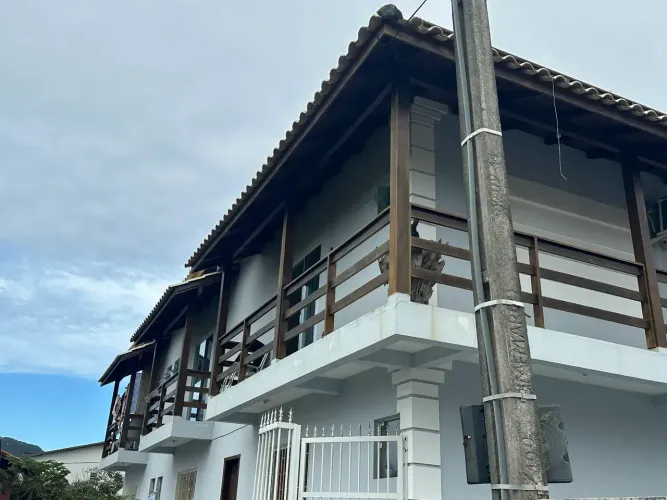 Pousada com 6 Apartamentos e um Chalé na Praia do Santinho à Venda