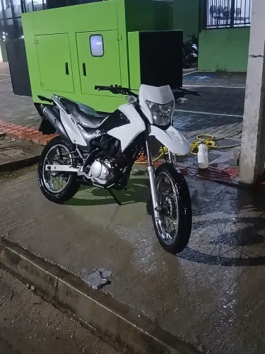 Troco moto em carro