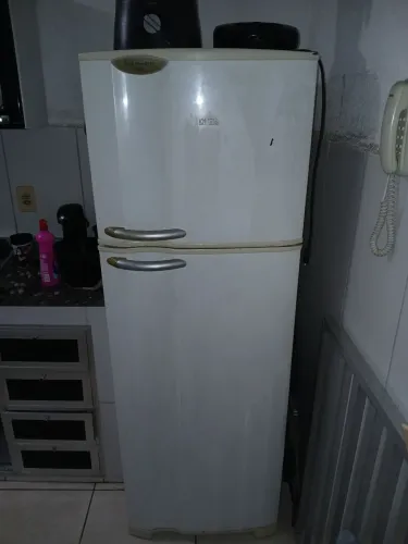 Geladeira Frost Free Electrolux