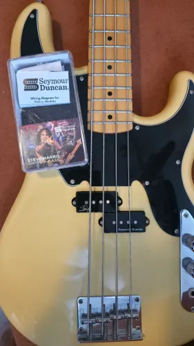 Baixo tagima TW 66 com captação Steve Harrys seymour Duncan