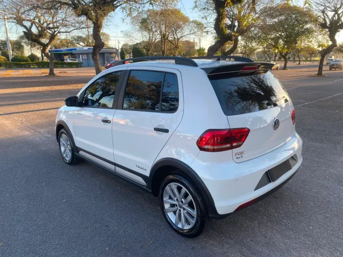 Volkswagen Fox Track 1.0 Flex 12V 5P 2017