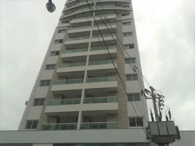 Apartamento com 2 dormitórios à venda, 73 m² por R$ 550.000,00 - Centro - Campos dos Goyta