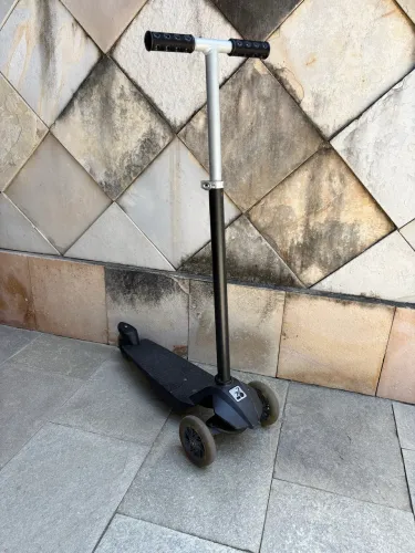 Patinete Bandeirantes - SKATENET MAX LED AJUSTÁVEL BLACK