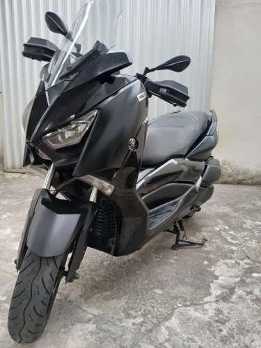 Yamaha Xmax 2022 Black Edition