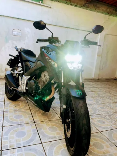 Vendo CB-300 2025 R$21.000 Quitada