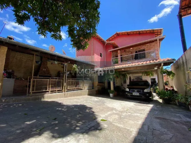 Casa 3 Quartos, Vagas de Garagem no Bairro Novo Progresso