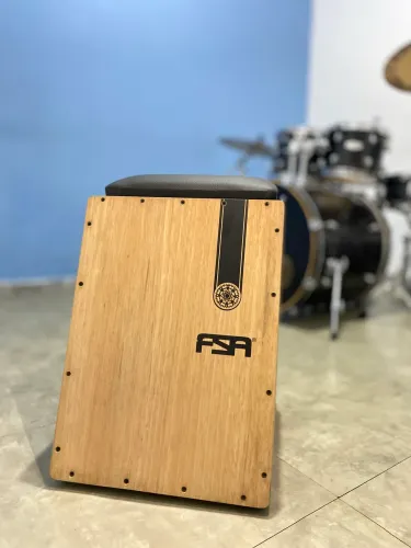 s fotos é um Cajon Elétrico FSA Gibão Series (Modelo FGB6501).
