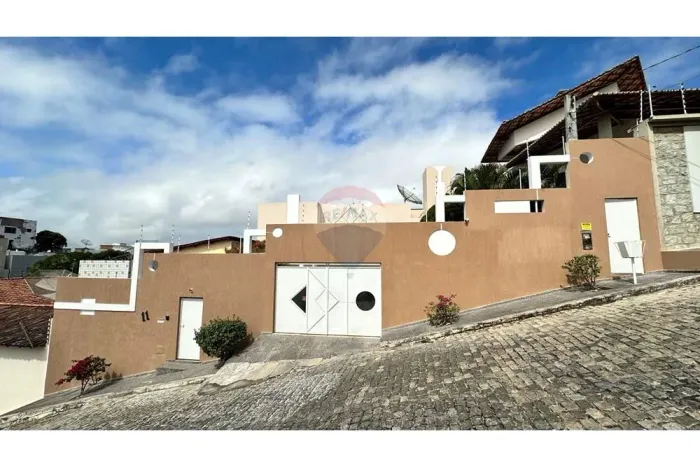 Casa dos Sonhos: 4 Quartos, Lazer Completo!