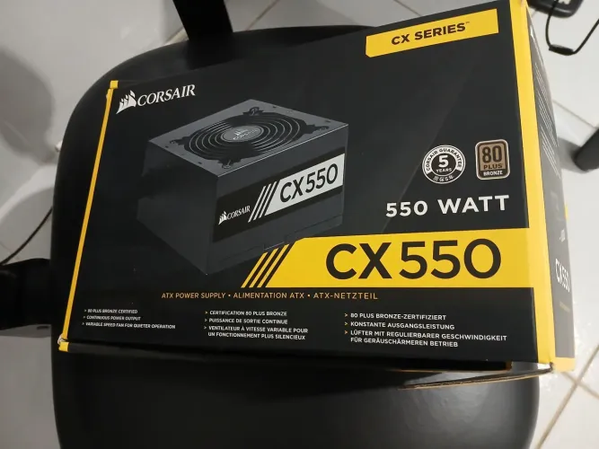 Fonte Corsair CX550 funcionando 
