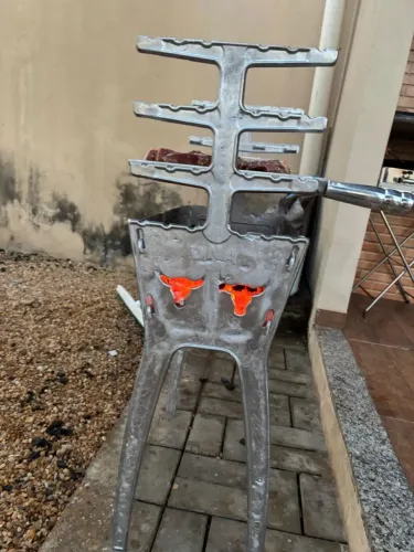 Churrasqueira de alumínio gigante 