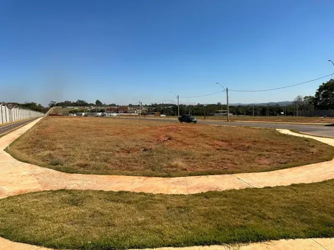 Lote de esquina Condomínio Parqville Quaresmeira, 410 m² - Trindade - GO