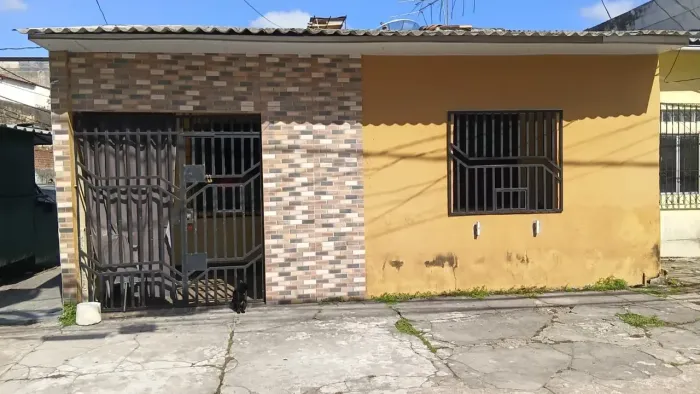 ALUGO CASA BA ROMULO MAIORANA COM LOMAS VALENTINAS
