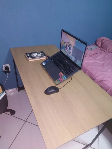 Vendo mesa industrial em perfeitas condições, somente alguma marcas de uso..