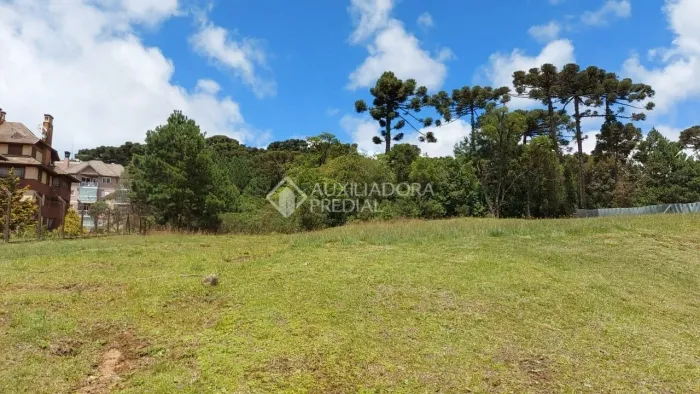 Terreno no condomínio Altos Pinheiros em Canela