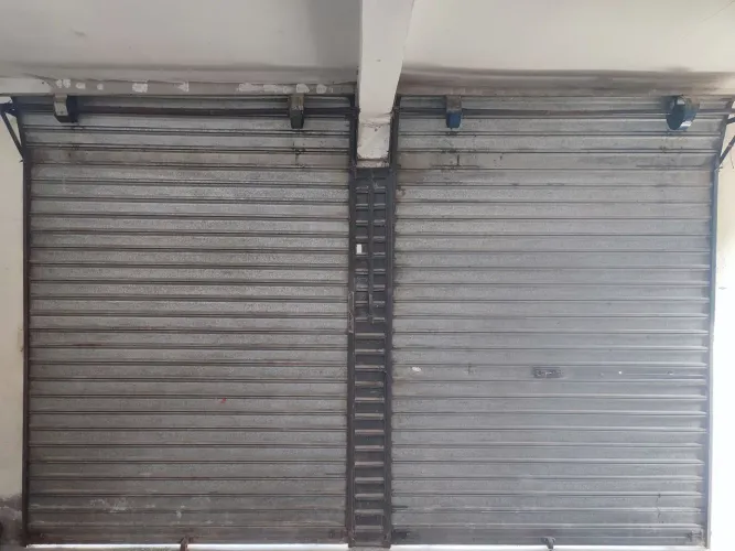 Porta ferro para loja
