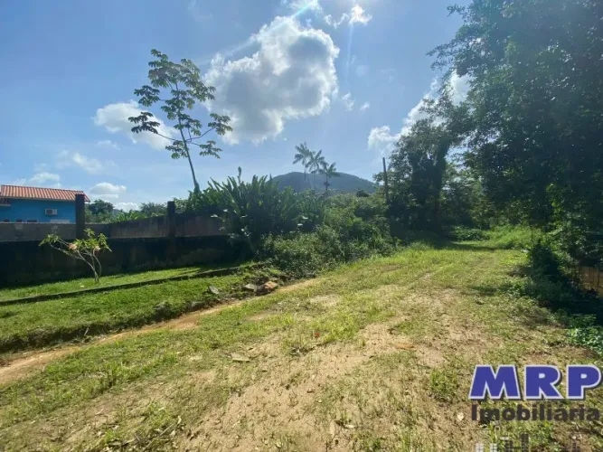 Terreno a venda em Ubatuba, no bairro da Lagoinha a 700 metros da praia e 350 metros da ro