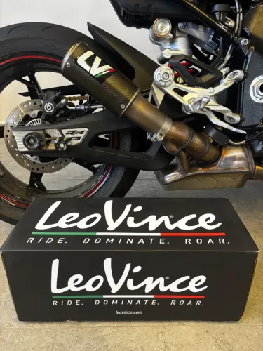 Ponteira S1000RR Leo Vince corsa