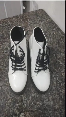 Bota branca nova Tam 37