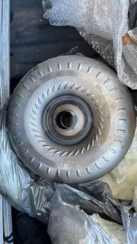 Vendo conversor de torque e carcaça da caixa de câmbio da ram 2500 ano 23 a 25