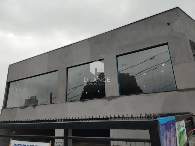 Salão comercial para alugar no bairro Vila Industrial em Campinas - SP