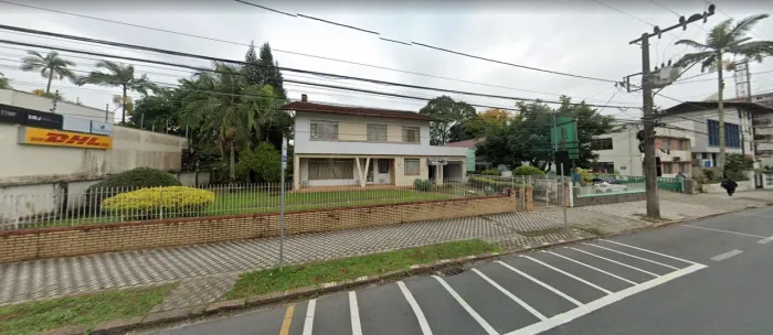 Imóvel Comercial na Ponta Aguda com 1.100m² de Terreno