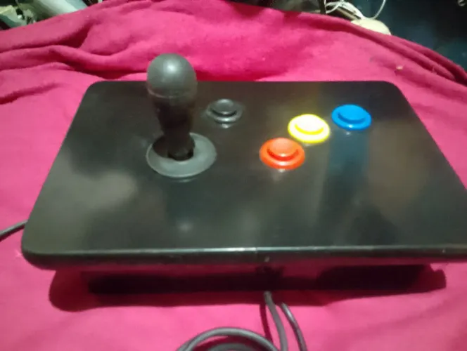 Controle arcade retrô (no estado)