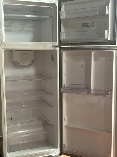 Geladeira 347L