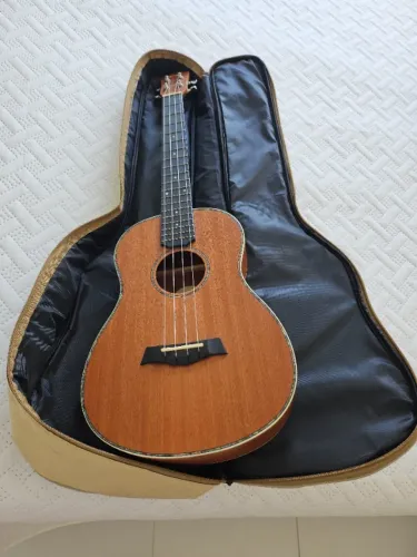 Ukulele Seizi Maui Plus Baritone - com Bag Original