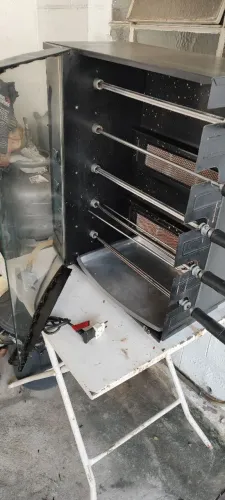 Churrasqueira Ark 5 espetos a gás 