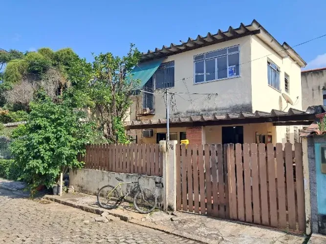 Ótima casa sal e 02 qtos  em condomínio na Taquara aceitado financiamento bancário.  