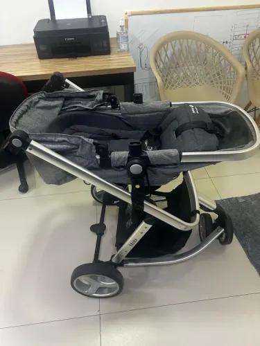 Vendo - Carrinho de bebê Safety 1st