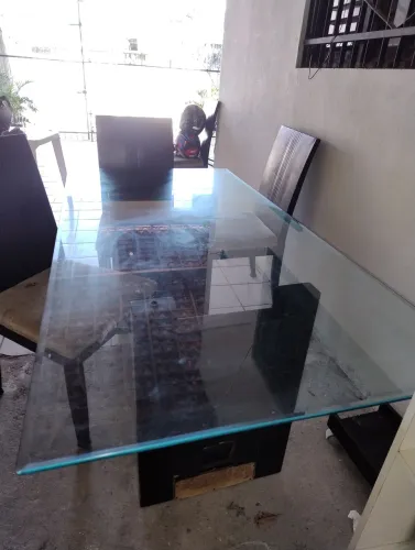 Mesa com 06 Cadeiras