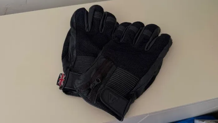 Luva Triumph Mesh Preta GG