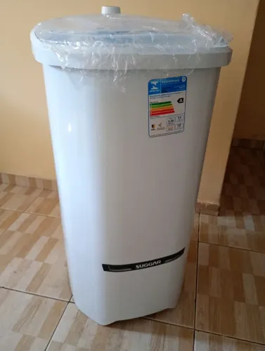 Máquina de lavar ( Lacrada )